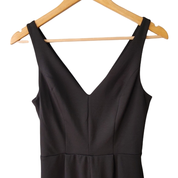 Evereve A New York Black Double V-neck Jumpsuit Size Small - Picture 4 of 9